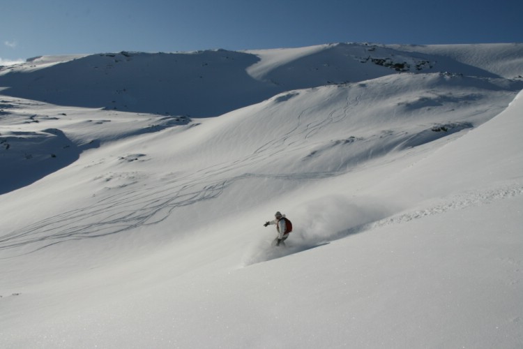 Heli ski Riksgränsen 3e april 2009. Foto: Andreas Bengtsson